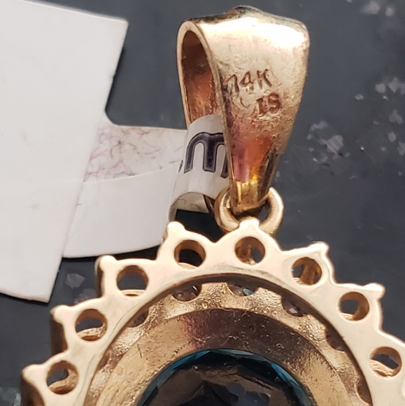 Classic Blue Topaz and 14k Gold pendant with Halo Design - Picture 4 of 4